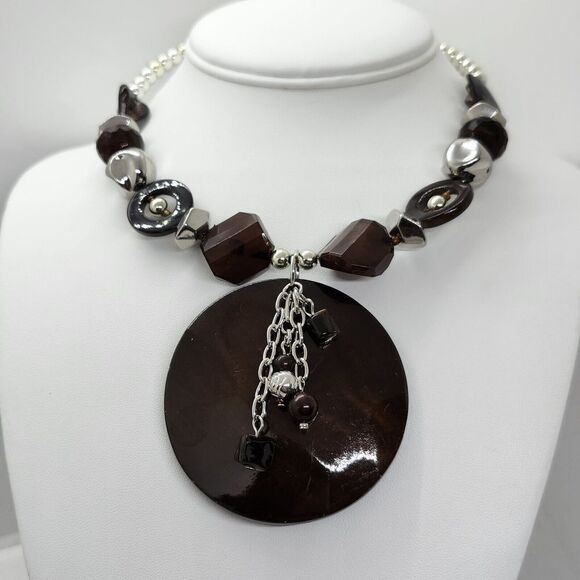 Jewelry - Silver Tone And Brown Collar Necklace